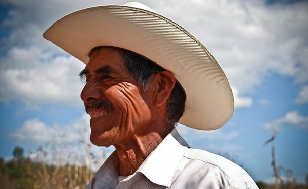 La econom&iacute;a de la felicidad estar&aacute; en Colombia