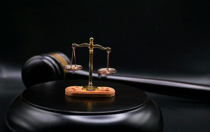 Lupa en la justicia, conversaciones pendientes sobre reforma pensional