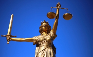 Los junior partners, nueva generaci&oacute;n de abogados j&oacute;venes en Colombia