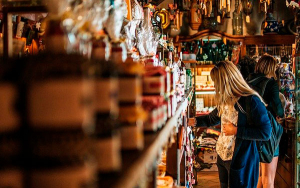 Confianza del consumidor en EE. UU llega a su nivel m&iacute;nimo en 7 meses