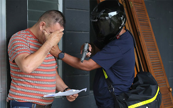 Mafias de gota a gota tienen atrapadas m&aacute;s de 200.000 familias: Colcob