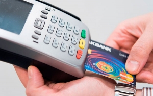 A 13 de cada 100 colombianos les congelaron sus tarjetas de cr&eacute;dito