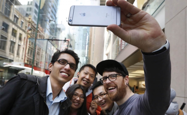 Apple anuncia ventas r&eacute;cord de iPhone durante primer fin de semana a la venta