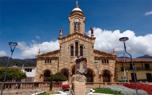 Hermes, un campesino feliz con ovejas, trabajo y su estancia en G&uuml;ic&aacute;n