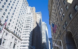 Acciones de EEUU repuntan por posible recuperaci&oacute;n de la econom&iacute;a