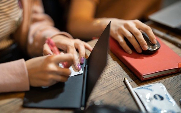 La base tecnol&oacute;gica para un entorno de trabajo virtual