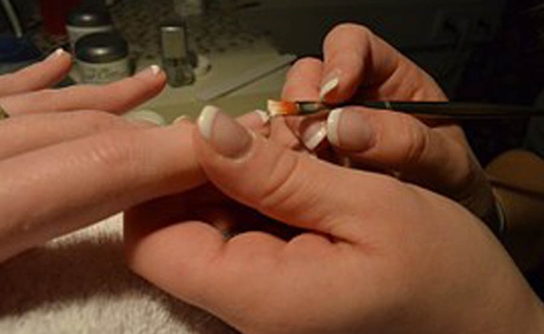 Banco de Bogot&aacute; extiende su mano a las manicuristas del pa&iacute;s