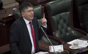 Comisiones econ&oacute;micas aprueban proyecto de ley de endeudamiento