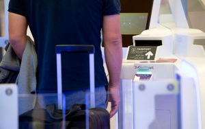 Mediante titulo 42, expulsados de EEUU 2.8 millones de migrantes