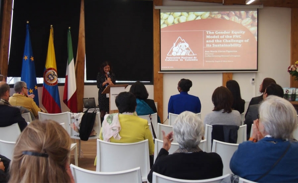 Mujeres cultivadoras de caf&eacute; presentan credenciales en Expo Mil&aacute;n