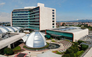 Tit&aacute;n Plaza, en la era de la vacunaci&oacute;n, compr&oacute; 2.600 dosis