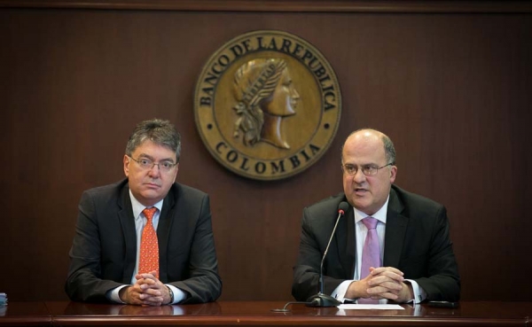 Emisor mantiene nivel de tasas y prev&eacute; desaceleraci&oacute;n econ&oacute;mica