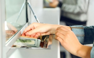 Mercado de remesas en vilo por eventual desplome de giros