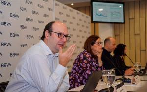 Tasas e inflaci&oacute;n a la baja allanan el camino para un mejor crecimiento en 2025 y 2026