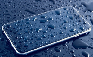 Lanzan en Jap&oacute;n el primer smartphone que puede lavarse con agua y jab&oacute;n