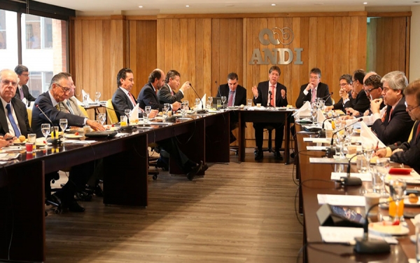 MinHacienda dice que Colombia necesita con urgencia la Reforma Tributaria