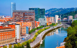 Eva, una colombiana cargada de sue&ntilde;os que conquist&oacute; la espl&eacute;ndida Bilbao