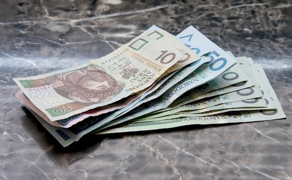 Fitch dice que bancos italianos acumulan 200.000 millones en cr&eacute;ditos dudosos