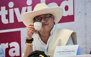 Presidente Petro amenaza con acabar contrato del Fondo Nacional del Caf&eacute;
