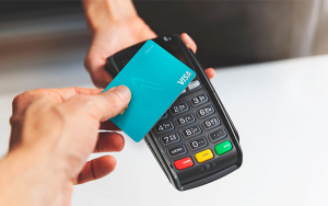 BBVA lanza tarjeta &lsquo;Aqua&rsquo; con atributos de seguridad para compras online