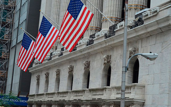 Mercado burs&aacute;til: c&oacute;mo comprar acciones y ganar dinero sin riesgos