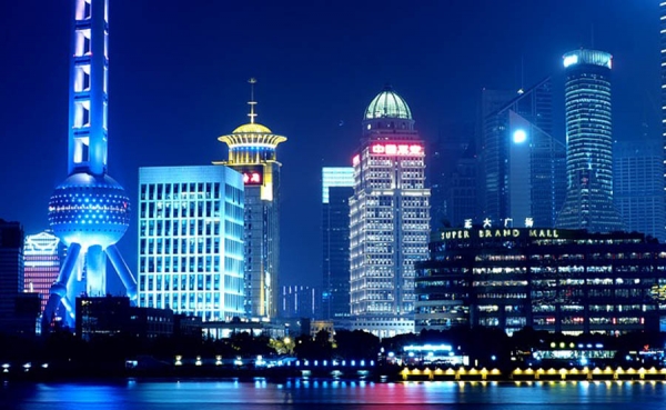 Ojitos chinos miran hacia am&eacute;rica Latina