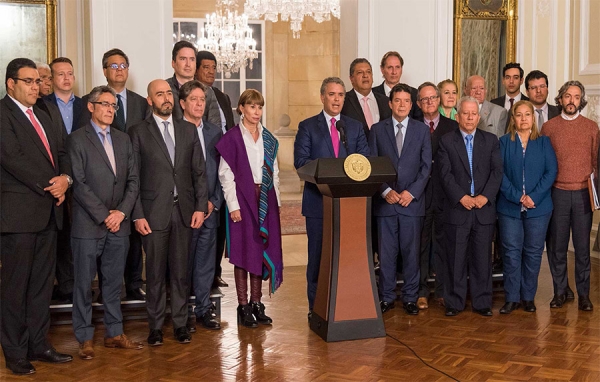 Despu&eacute;s de acuerdo, salario m&iacute;nimo es de $828.116 para 2019