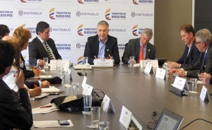 Empez&oacute; puja por el nuevo salario m&iacute;nimo