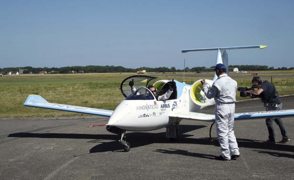 Un avi&oacute;n el&eacute;ctrico sobrevuela por primera vez con &eacute;xito el canal de la Mancha