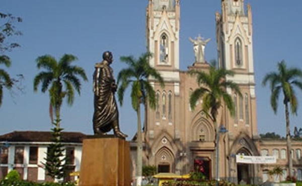 Tributaria estructural s&iacute;, pero para una Colombia diferente y en paz: Botero