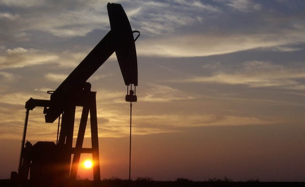 Petr&oacute;leo golpea al mercado local y estimula un nuevo movimiento del Emisor