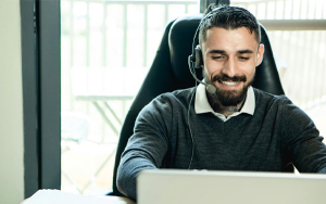 Con ayuda de IA agentes de soporte al cliente ahorran 20 d&iacute;as laborales al a&ntilde;o